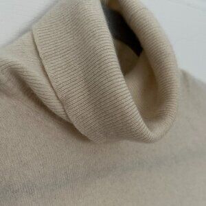 Bellina Cashmere Blend Ivory Turtleneck Sweater – Made in Italy - Size L